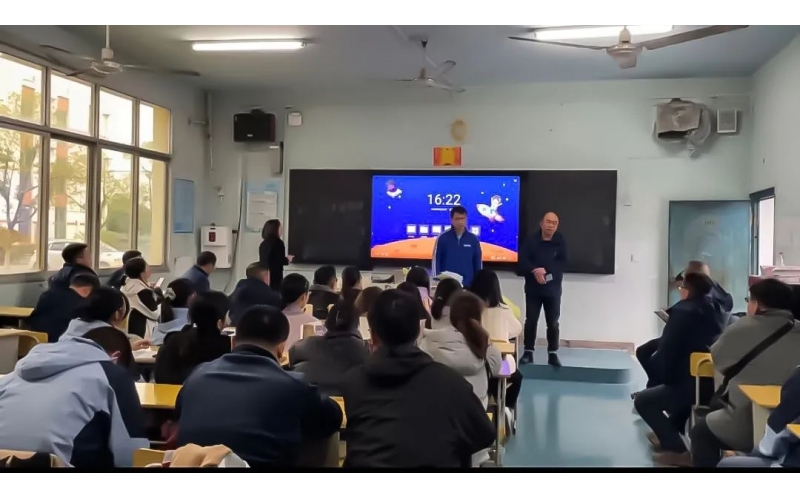 壹創(chuàng  )文化 ｜“不負春光，不負客戶(hù)”，壹創(chuàng  )技術(shù)部走進(jìn)豐城中專(zhuān)做培訓指導服務(wù)